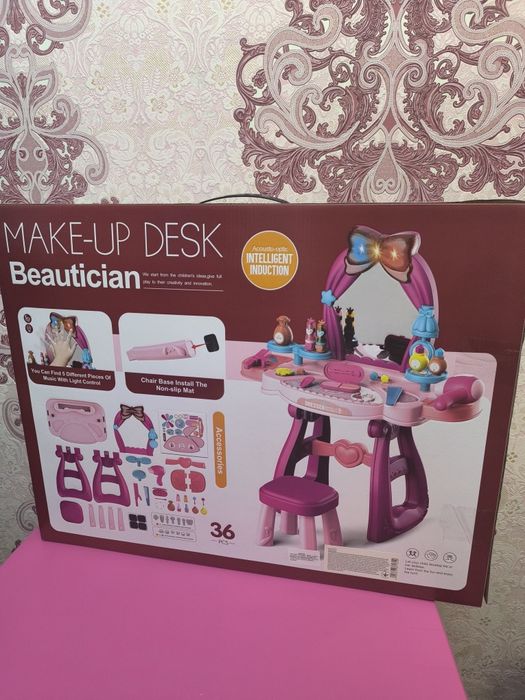 Трюмо / Туалетный столик детский