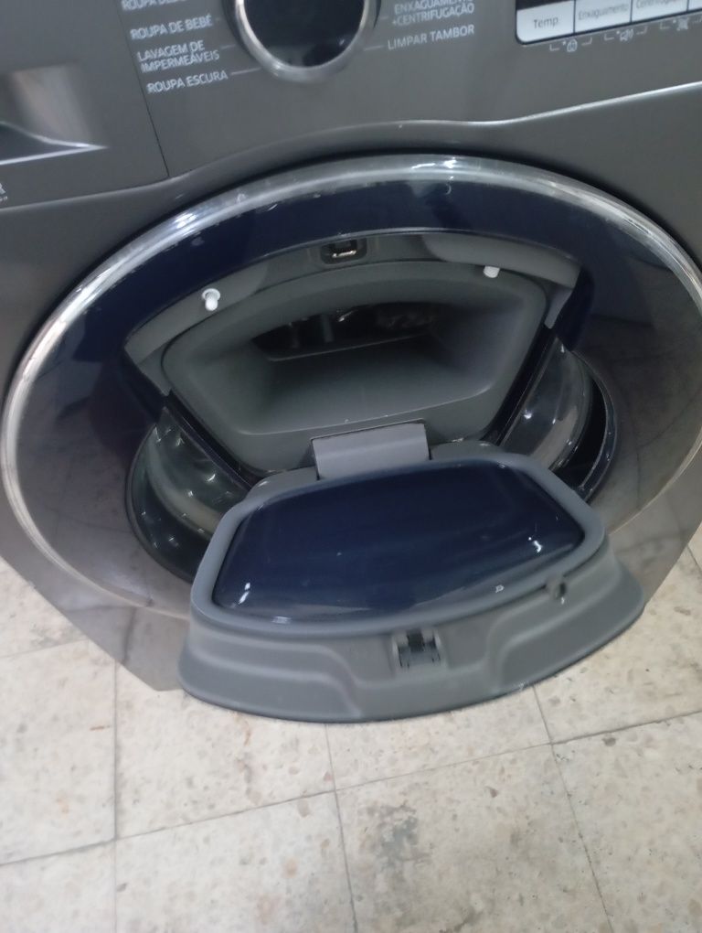 Máquina de lavar roupas 9kg impecável