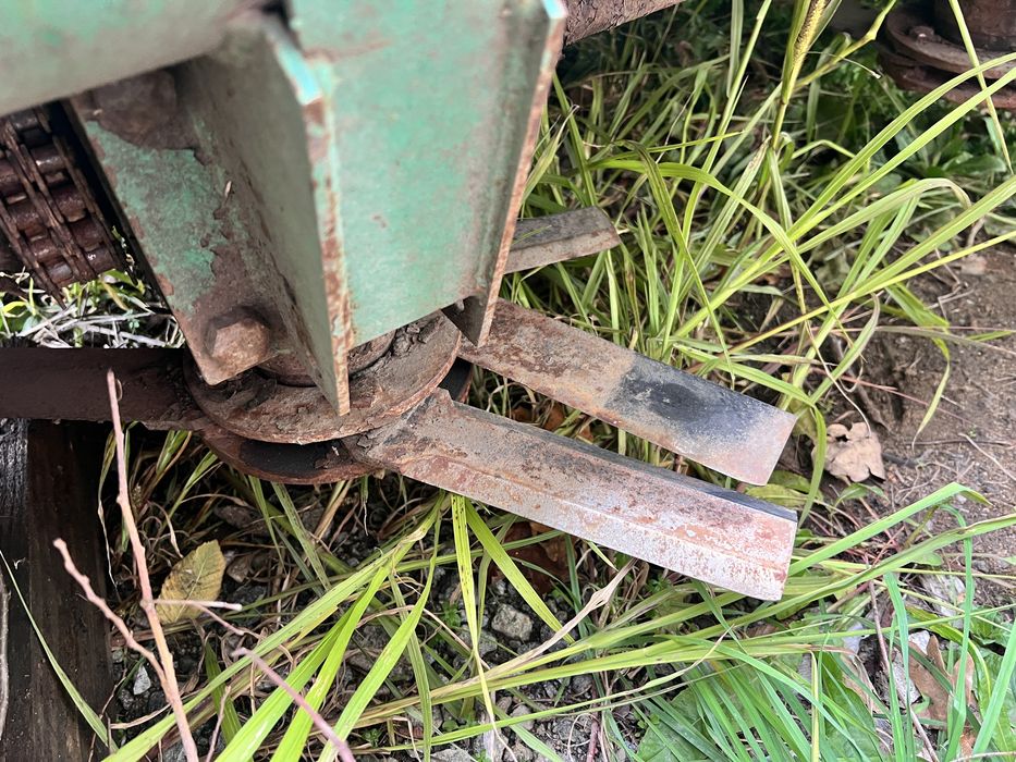 Жатка кукурудзяна КМС 6 з сечкарем. Під Нью Холланд