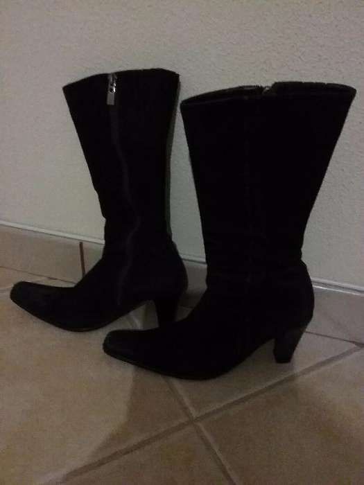 Botas novas Pierre Cardin, salto alto, tamanho 38