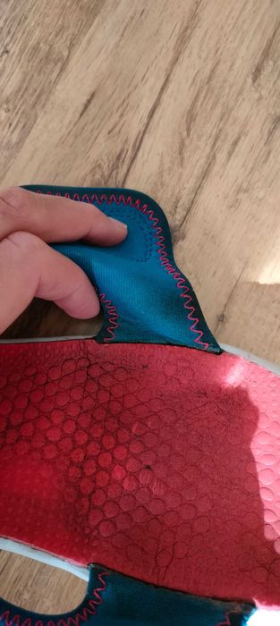 Sandały dziewczęce Nike 33/34 21,8 cm