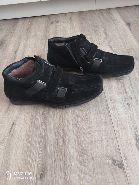 Продам мужские зимние ботинки новые 41р.Замш!