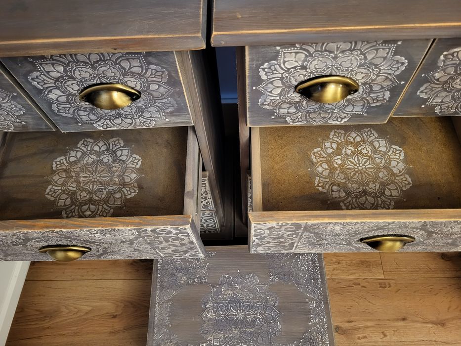 Urocze szafka komoda słupek