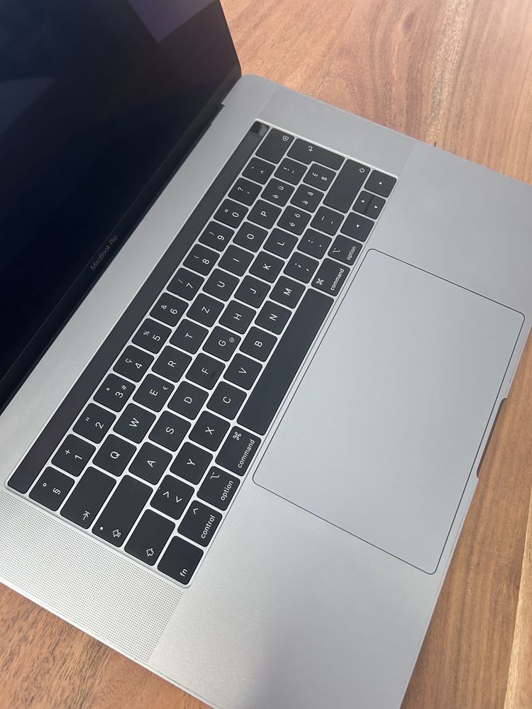 MacBook Pro 15.4” - Para Peças