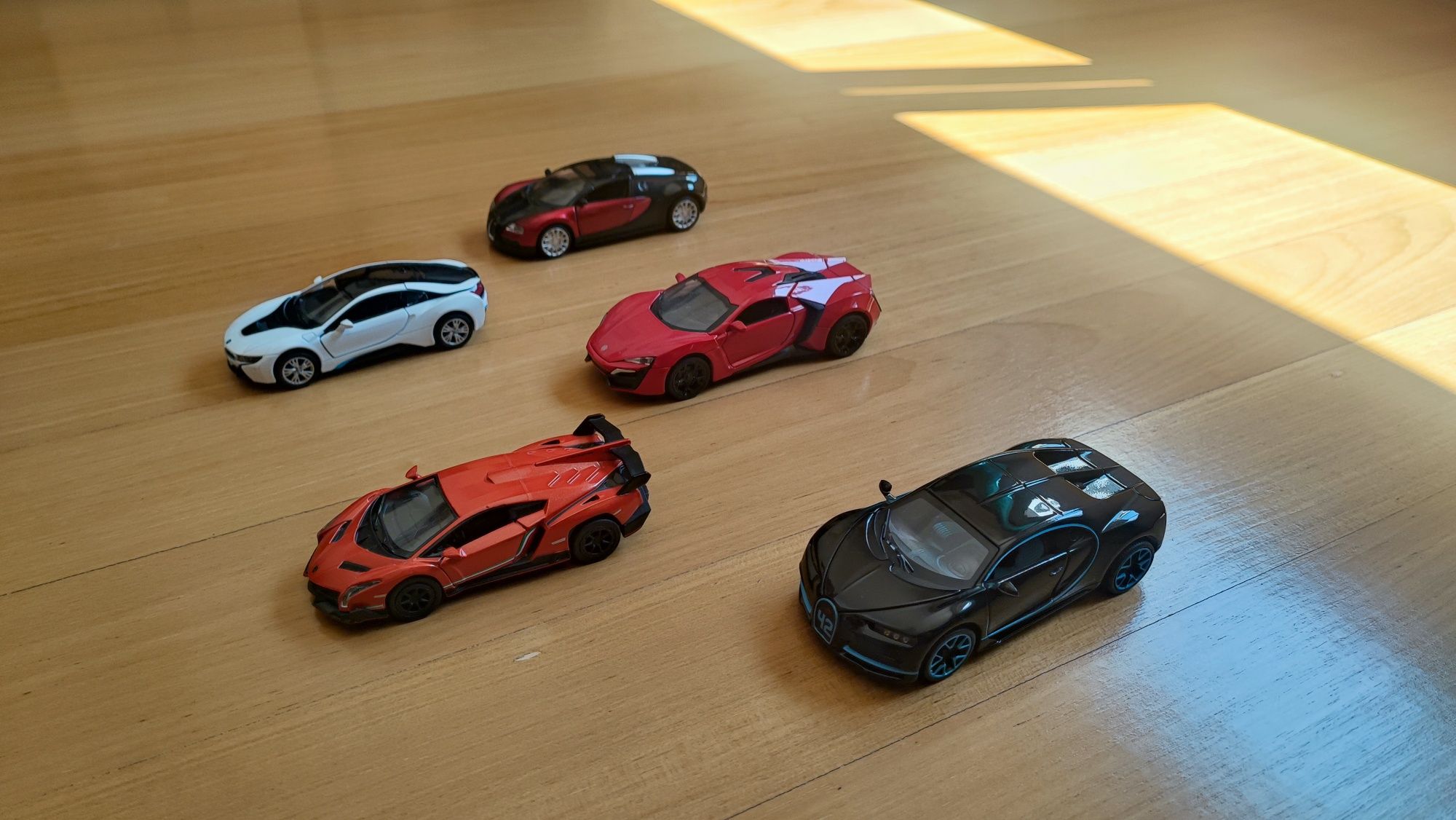 Carros miniatura 1:32 e 1:36