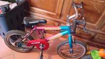 Bicicleta pequena de criança