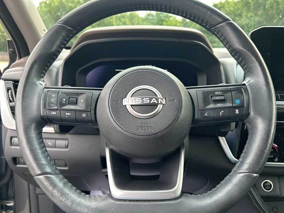 Nissan Rogue Platinum      2023