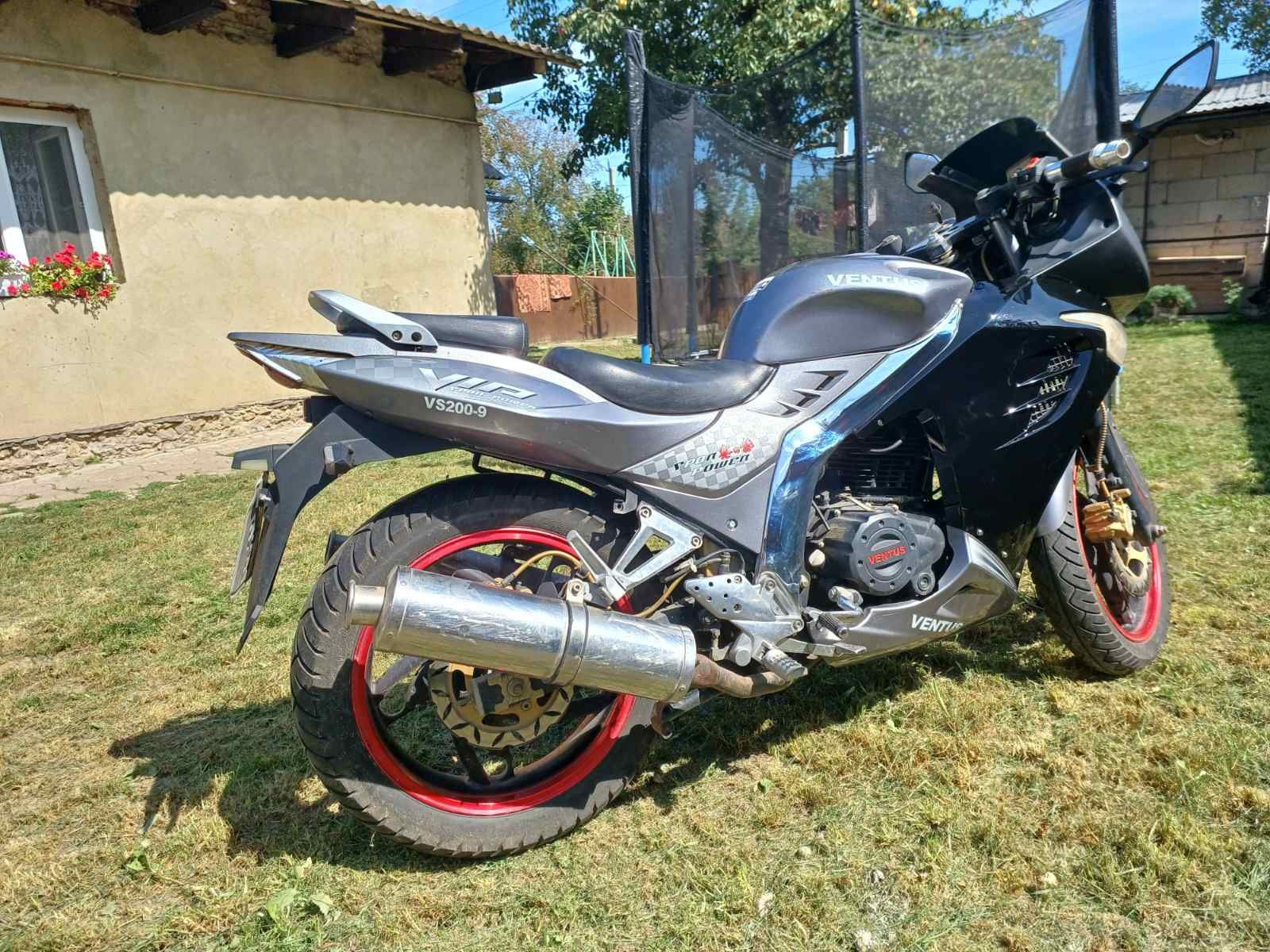 Продам мотоцикл 200кубів
