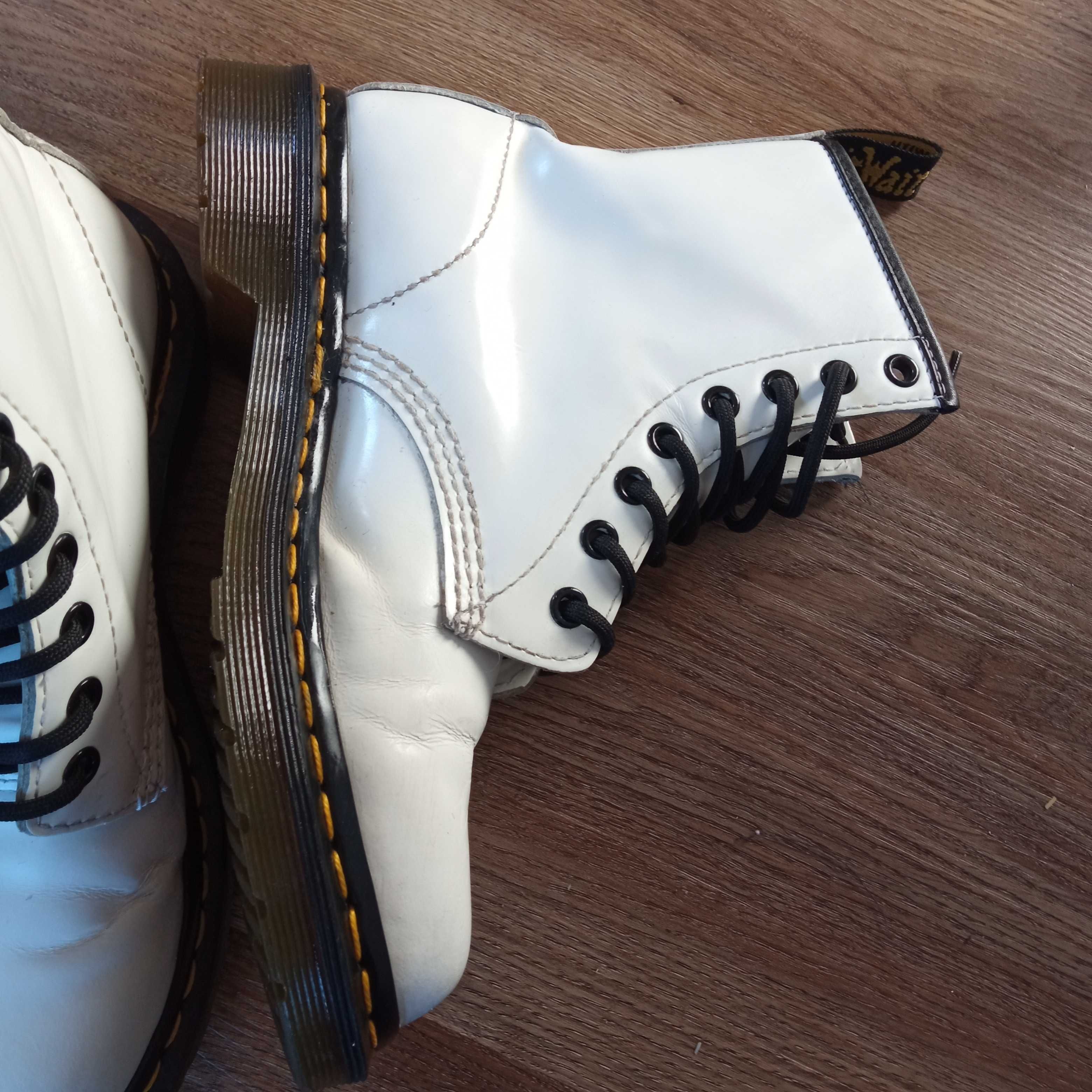 Buty Dr. Martens Białe Glany 1460 Smooth White Rozmiar 37