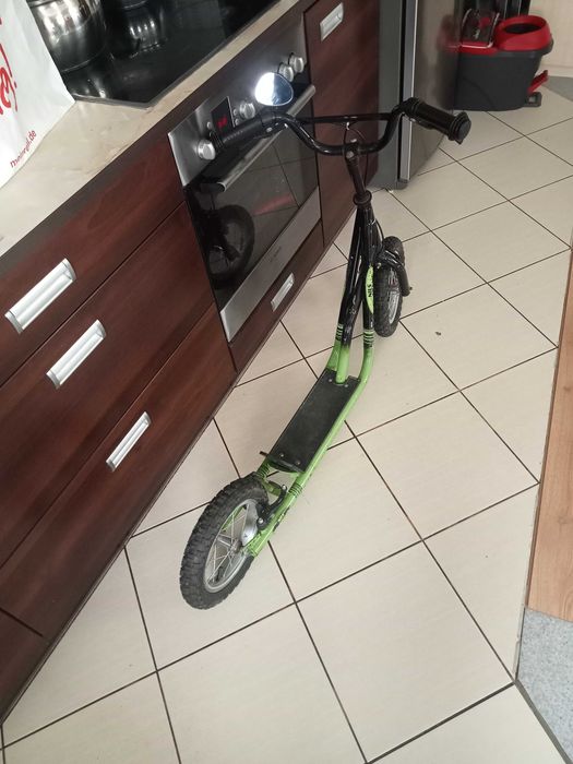 Hulajnoga na pompowanych kolach