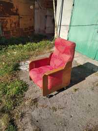 Кресла два штуки бордового цвета б у в гарному стани