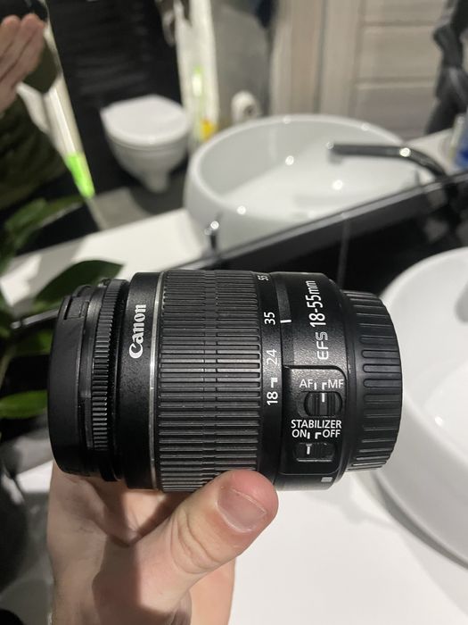 idealny stan obiektyw canon efs 18-55 is 2 II f3.5-5.6