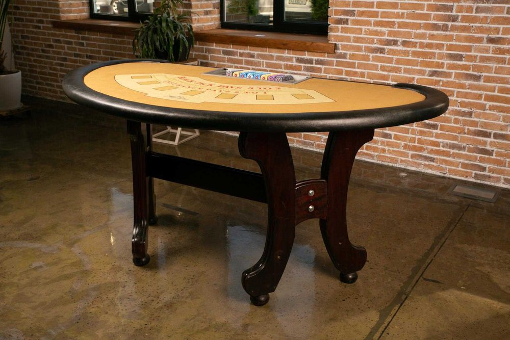 Столи для казино б/у. Ціна договірна!