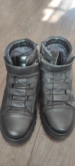 Продам шкіряні стильні ботінки