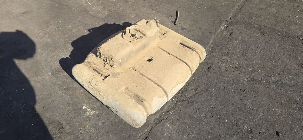 Zbiornik paliwa bak  Iveco Daily 35C13  2004 rok