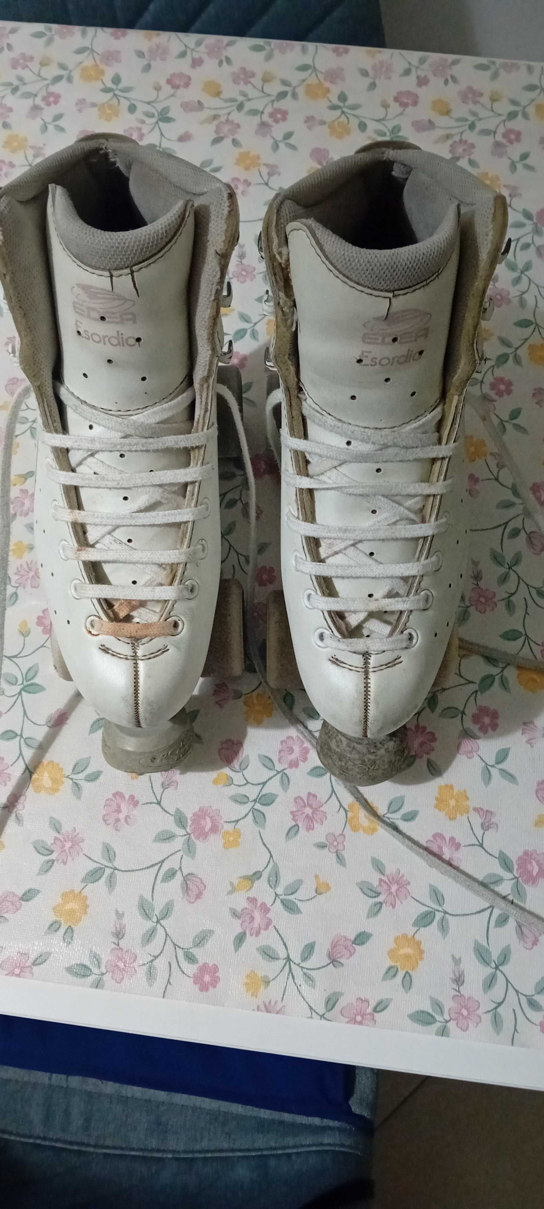Patins de patinagem artistica