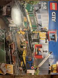LEGO City Trains Comboio de Carga Telecomandado + caixa de caminho de ferro