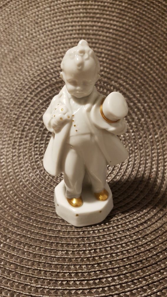 Figurka z porcelany ze  złotym motywem firmy Katzhütle 1920r