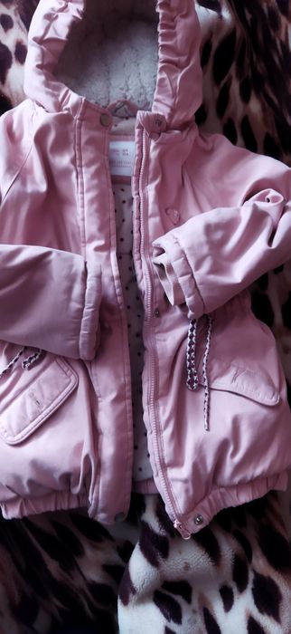 Демісезонна парка на дівчинку, розмір 104.