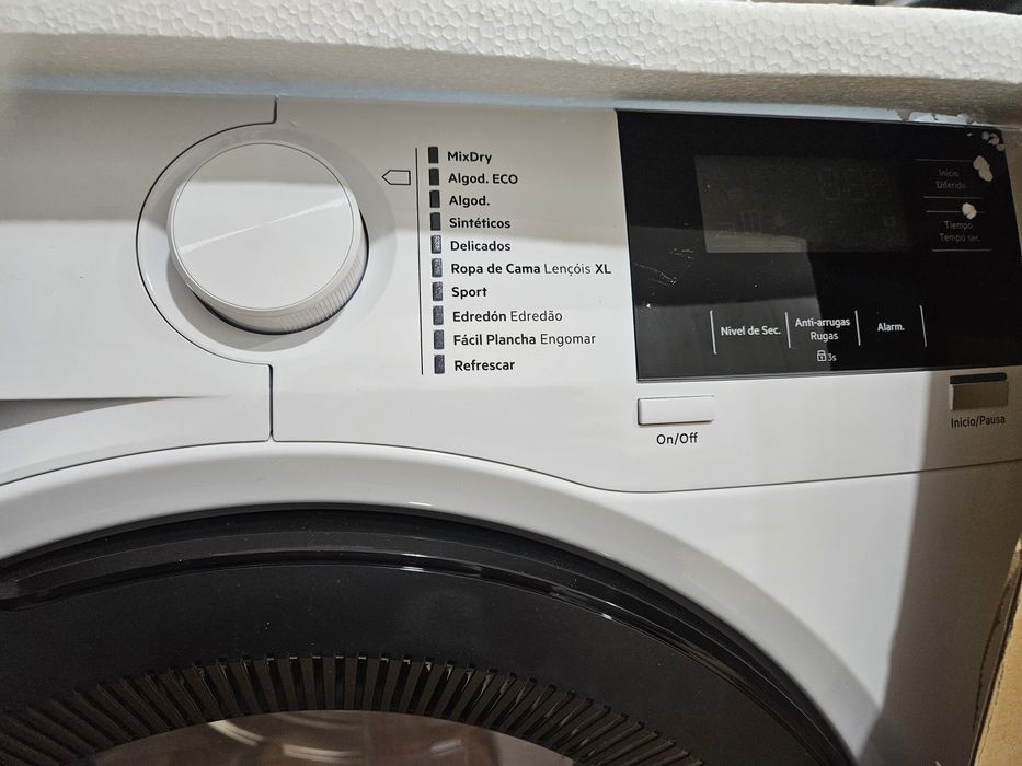 Máquina de Secar Roupa AEG TR718L4OB - Nova c/ Garantia