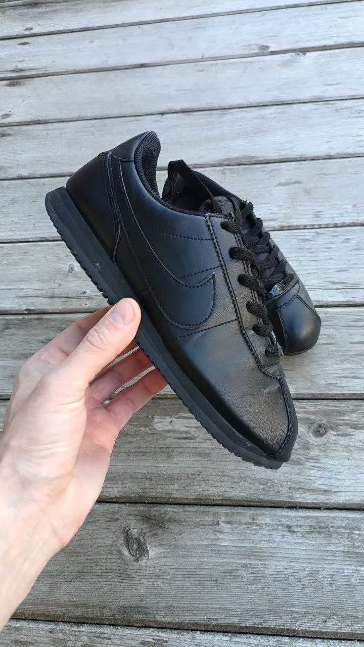 Nike Cortez. Кросівки розмір 40. Кросівки найк. Чорні кросівки