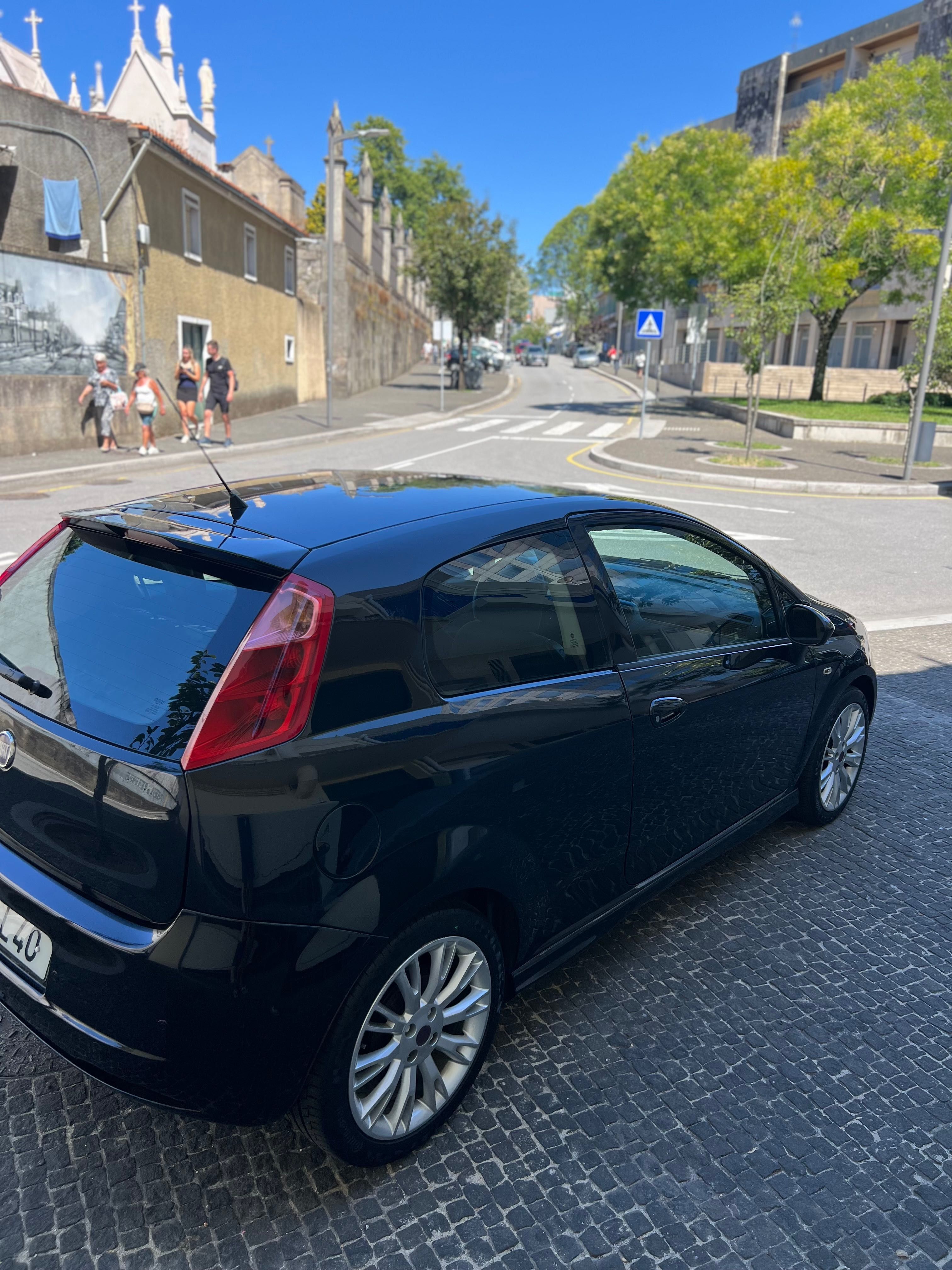 Fiat Punto Sport - 1.3 Diesel - 6 Marchas - Impecável