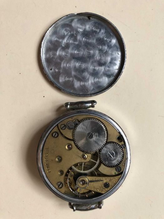 R Швейцарские часы OMEGA наручные редкие первые 13031.
