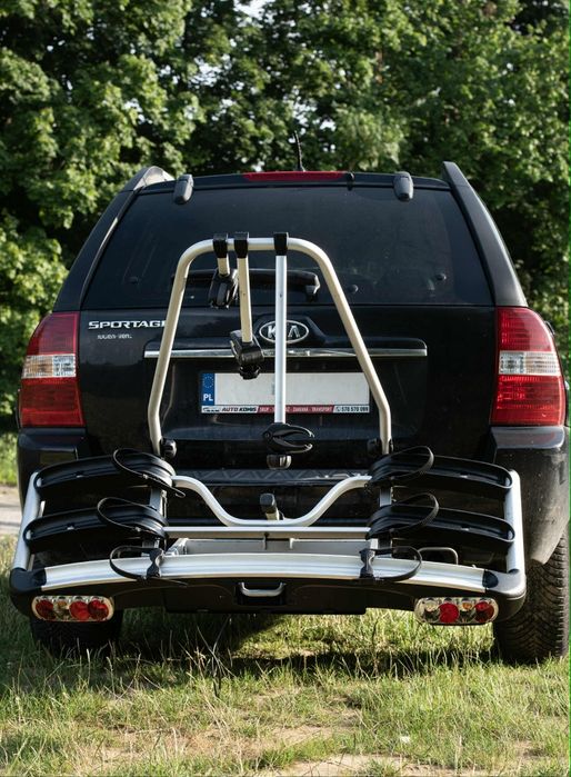 Sprzedam bagażnik Thule na cztery rowery,montowany na hak.