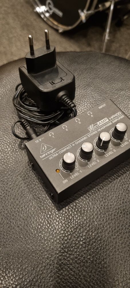 Wzmacniacz słuchawkowy HA400 Behringer + zasilacz