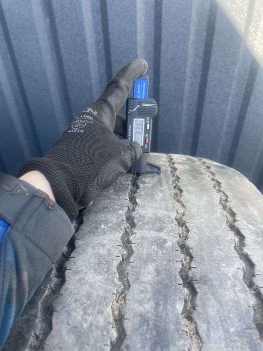 Шини вантажні пара Continental 295/80 r22.5 резина