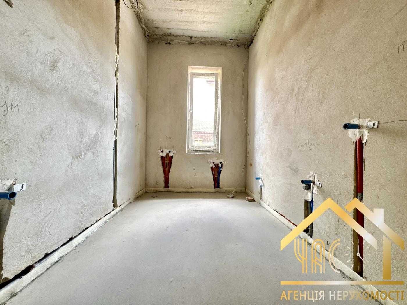 Продаж будинку 228м² з цокольним поверхом, гаражем, навісом та терасою