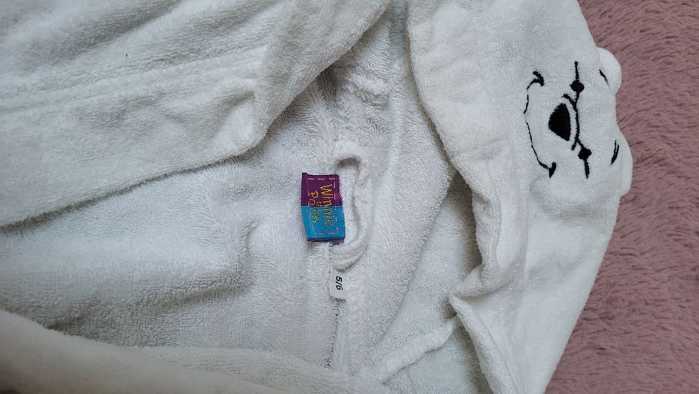 Szlafrok dziecięcy 5/6lat Kubuś Puchatek 29zł