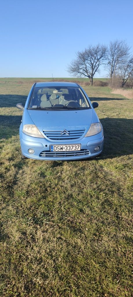 Błękitny Citroen C3