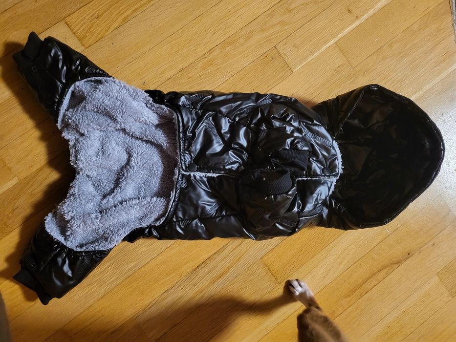 Зимний комбинезон  на собаку