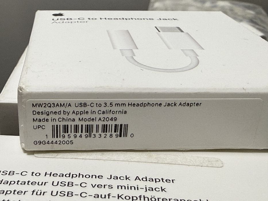 Перехідник Apple to 3.5 mm Headphone Jack Adapter