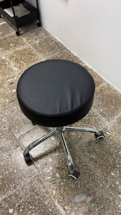 4 Bancos base cromada 5 rodas (PRETOS)