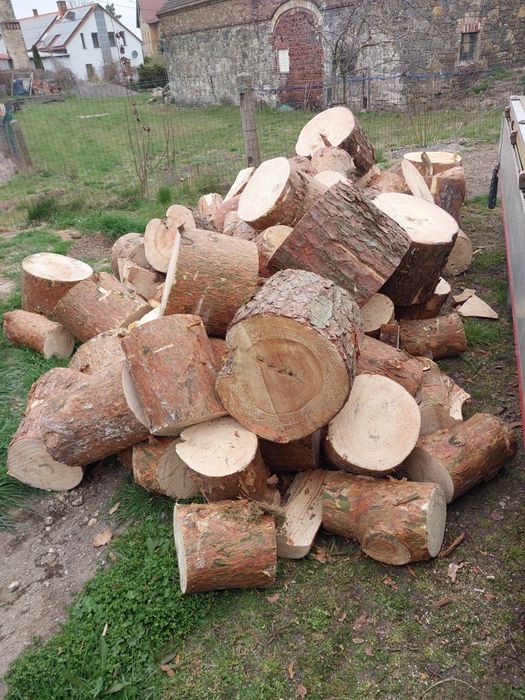 Rozpałka drewno na rozpałke i opałowe