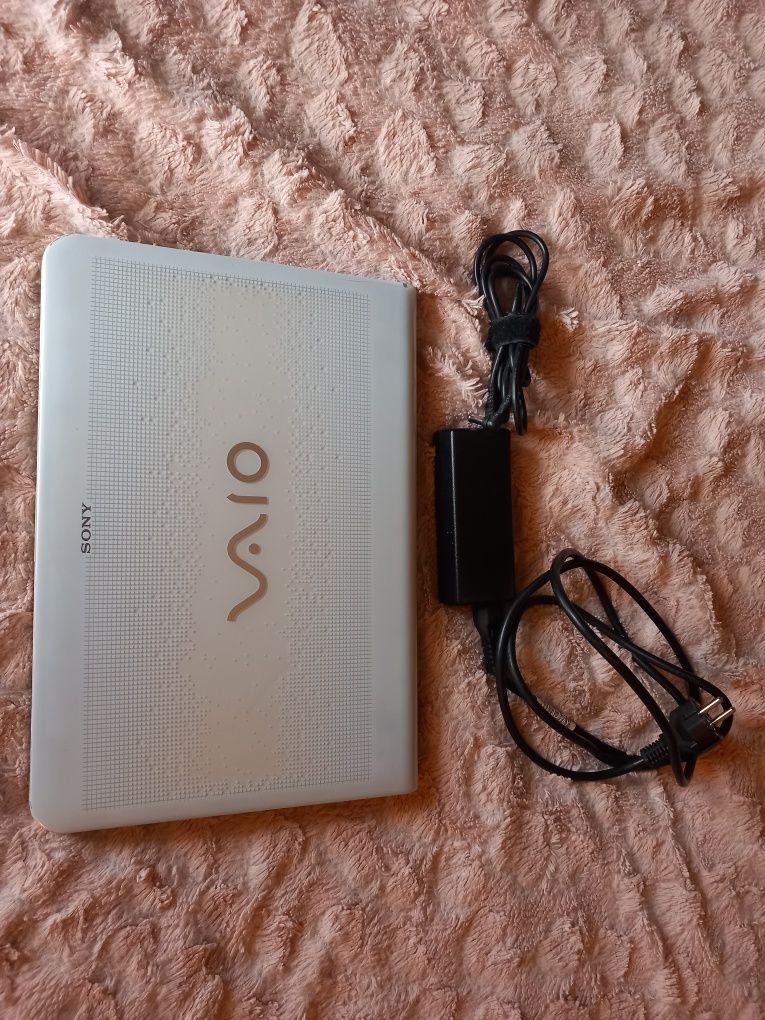 Sony Vaio  14" Notebook Core i3, 240GB SSD, Blu-ray