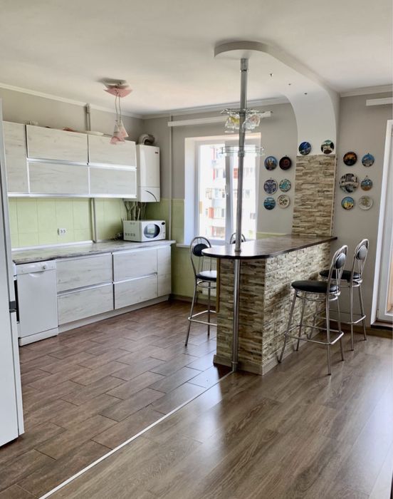 Здається 3 кім квартира р-н Жадова