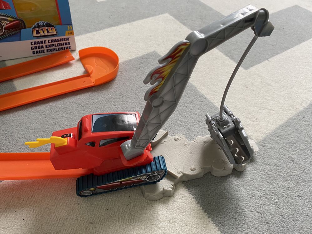 Hot Wheels szalony dźwig  Monster truck