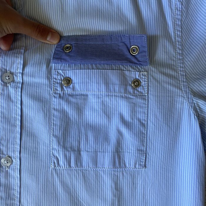 Camisa azul clara às riscas da Guess