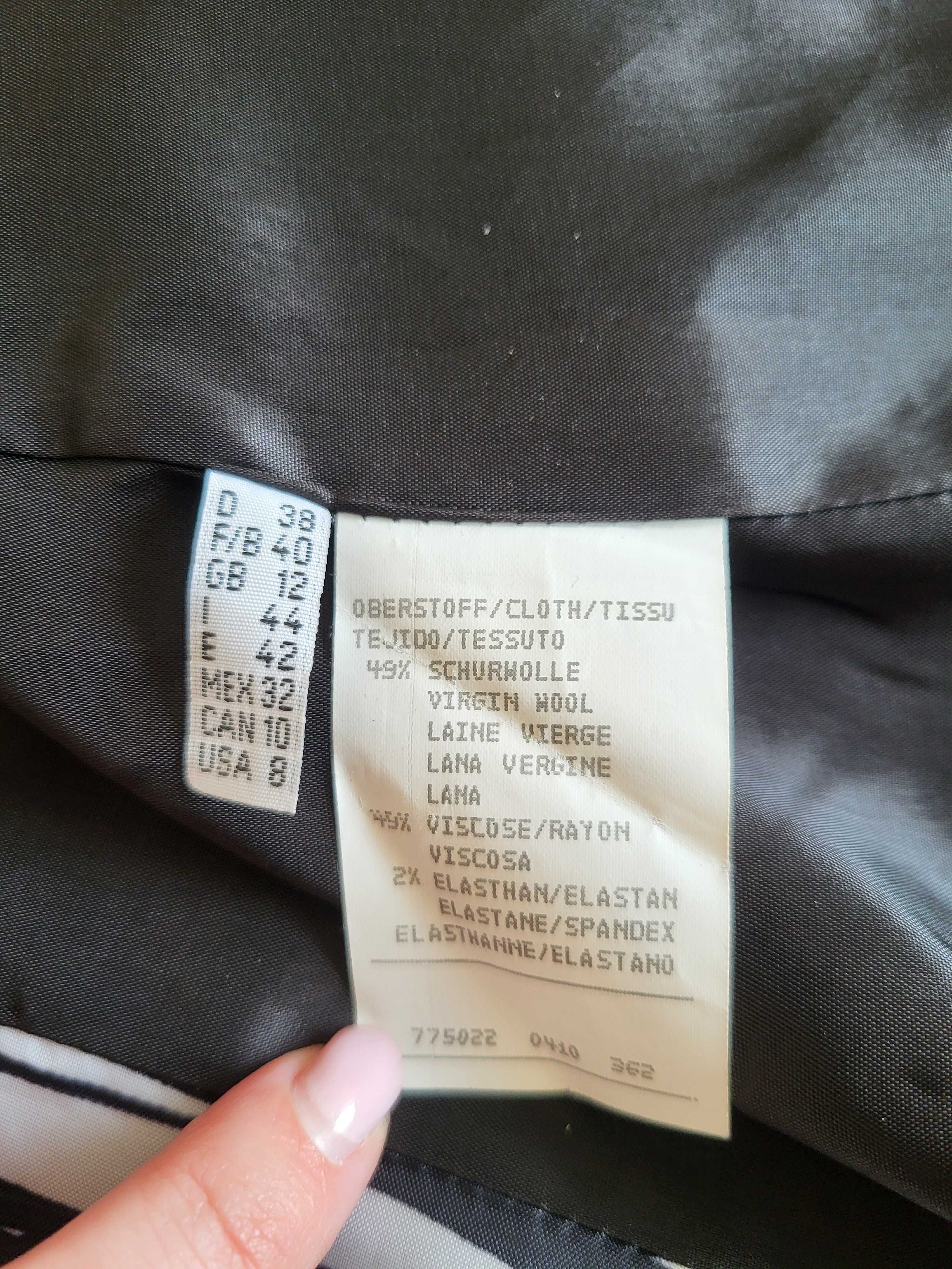 Colete Preto com Pesponto Branco - Apriori