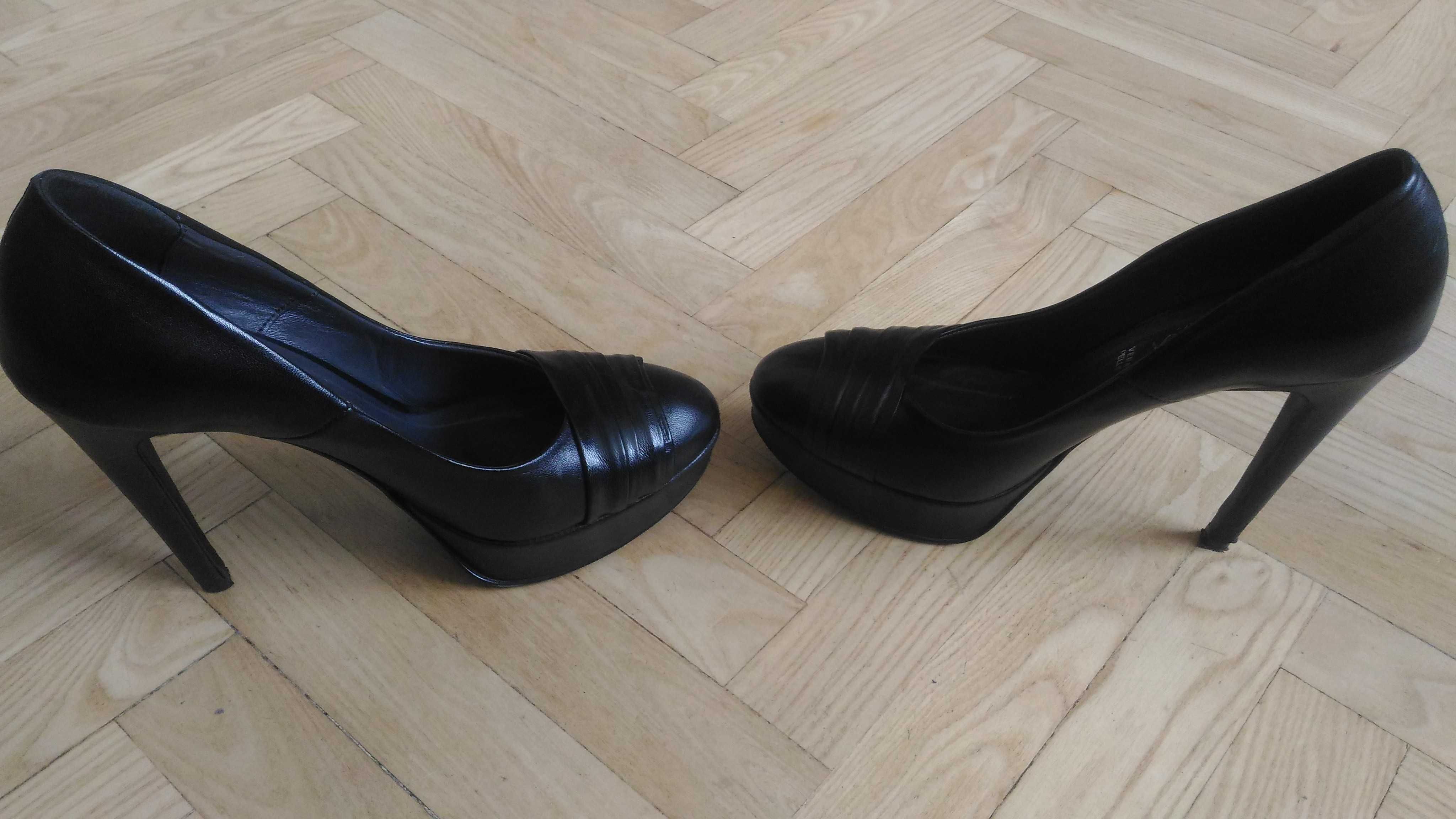 Czółenka, koturny, szpilki Venezia r. 40 NOWE
