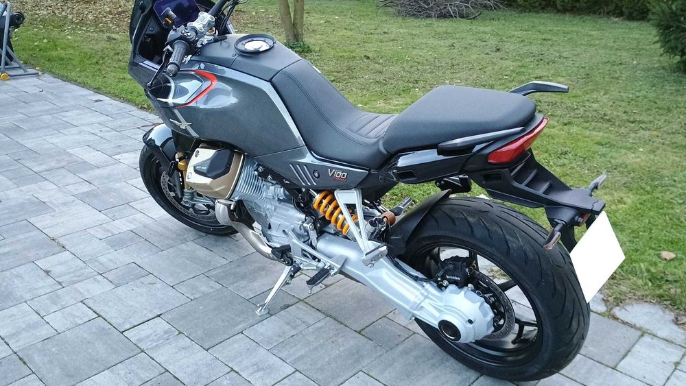 MOTO GUZZI V100 S MANDELLO 2024 kufry ohlins stelvio v85tt multistrada