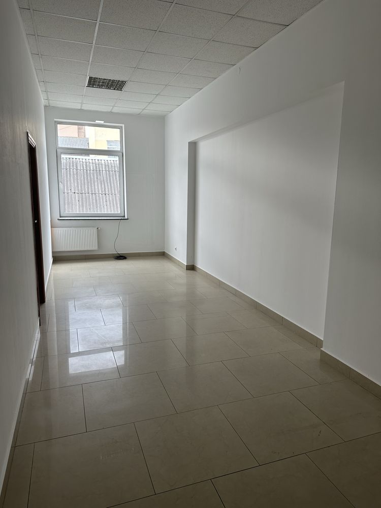 Продам приміщення в центрі офісне 800м2