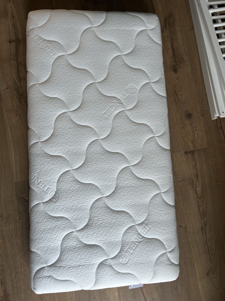 Łóżeczko Ikea z materacem Hilding Dobranocka i pościel