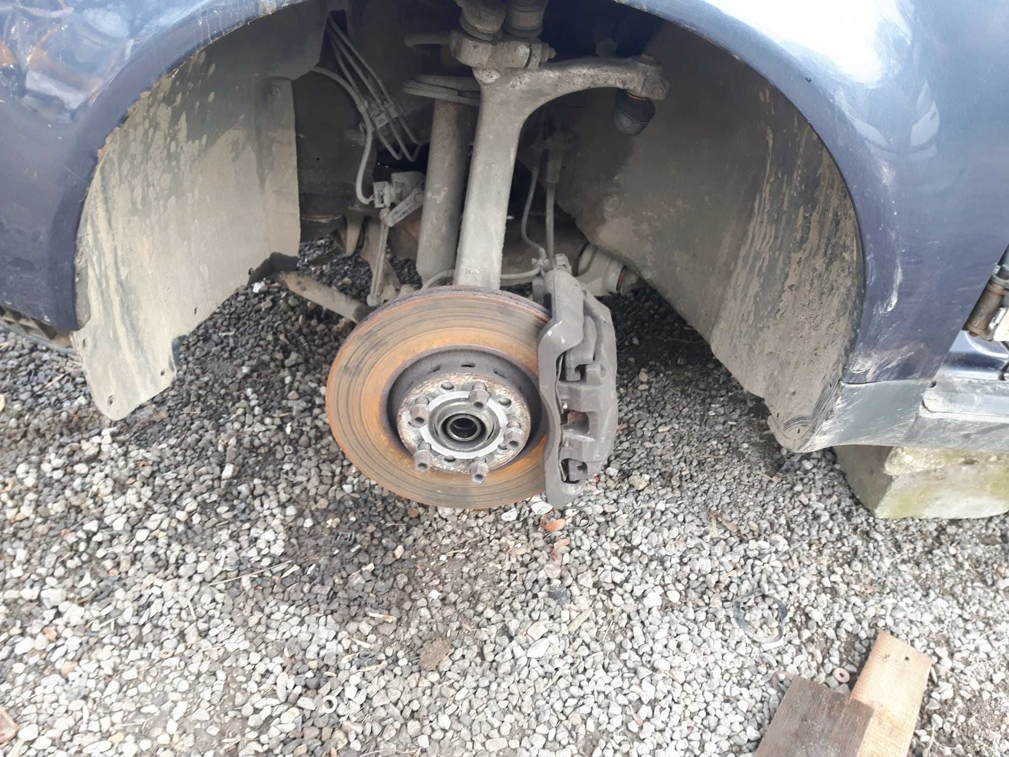 AUDI A6 c5 3,0 B  01 r Napęd tył zawieszenie , lamy tył  i inne LY5X