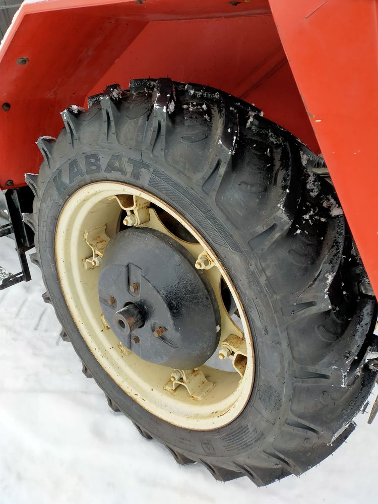 Koła wąskie międzyrzędowe 12,4x32 KABAT Zetor Ursus Ciągnik Sad Oprys