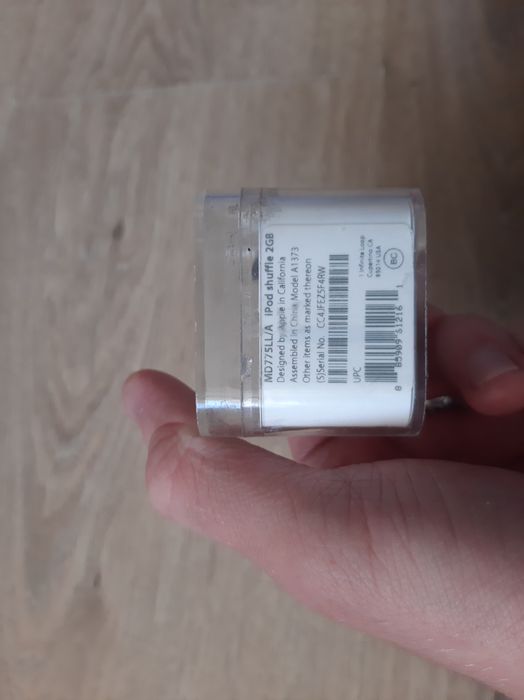 Мп3 плеер Ipod shuffle в хорошем рабочем состоянии