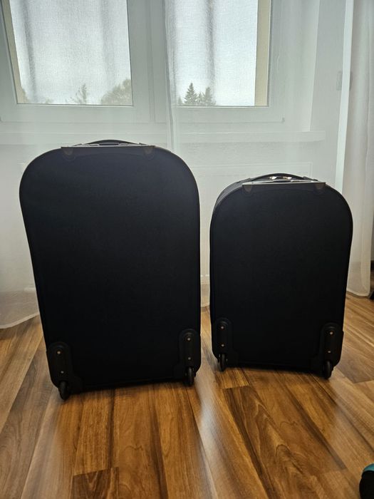 Zestaw walizek podróżnych